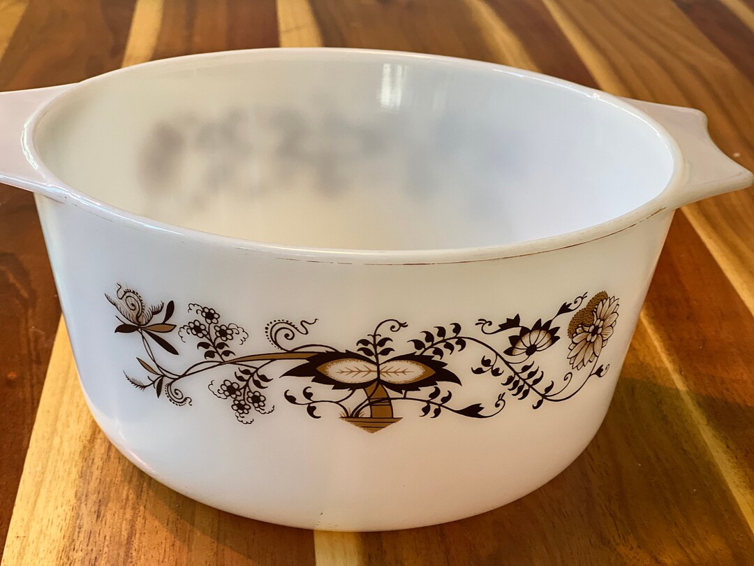 Vintage Pyrex England Brown Floral Vine Casserole Dish Made in England ...