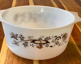 Vintage Pyrex England Brown Floral Vine Casserole Dish  Made in England
