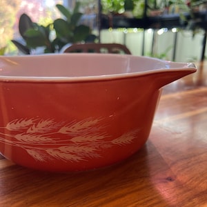 Vintage Pyrex Autumn Harvest Wheat 473-B 2.5 L Casserole Dish without the lid