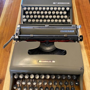 Vintage Rare Olivetti Lettera  22 typewriter , Glasgow, Made in Great Britain