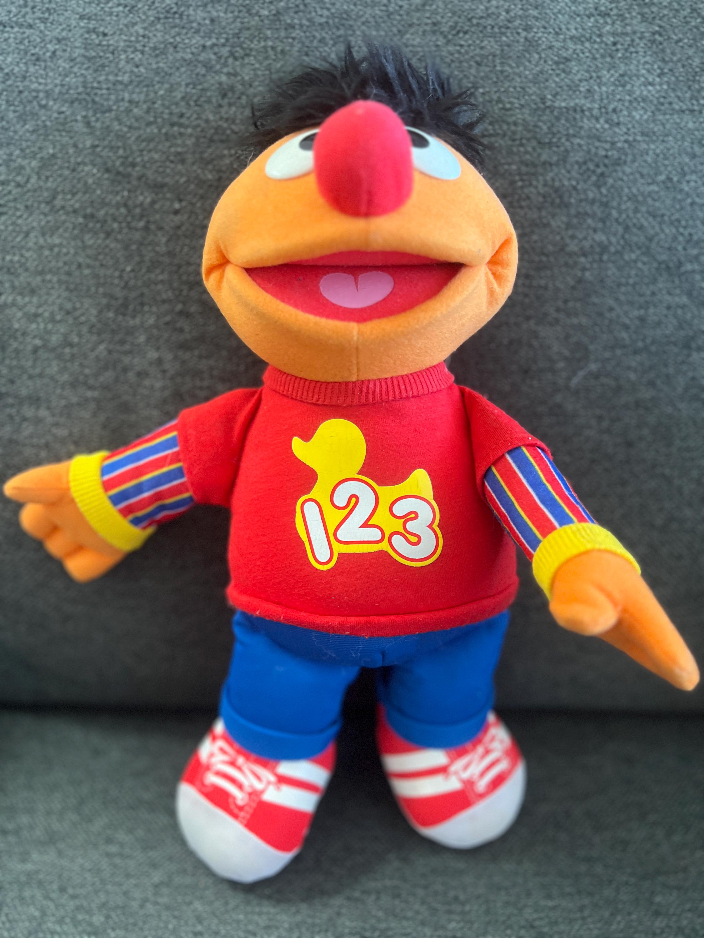 Ernie Hasbro Sesame Street Talking Ernie Plush 123 Counting 14
