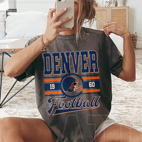 Camiseta de fútbol de Denver con colores cómodos de estilo vintage, camiseta de fútbol de Denver retro, suéter de regalo para fanáticos del fútbol de Denver, Sunday Football FRE10