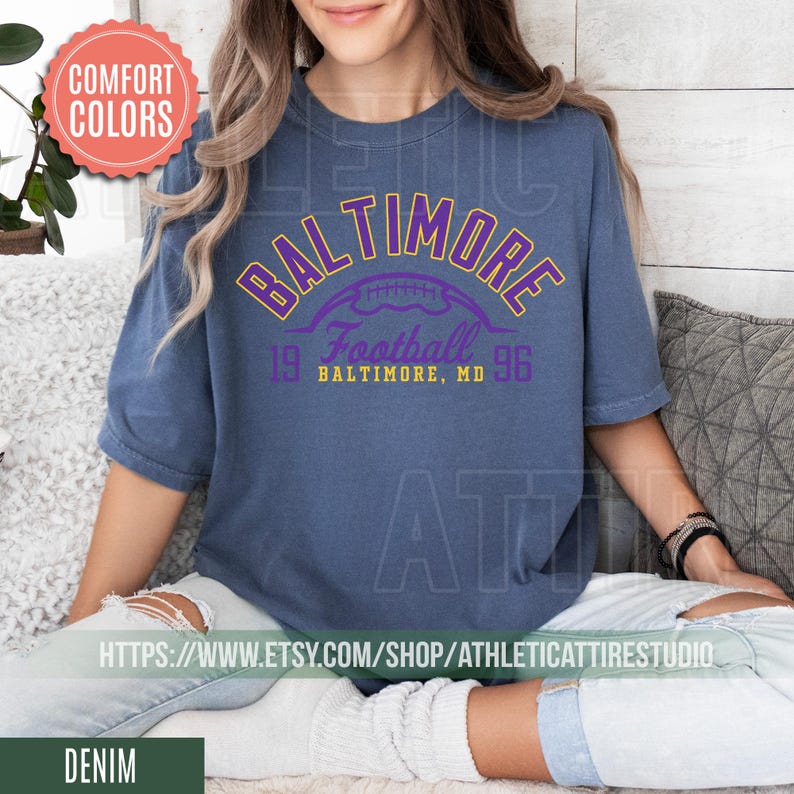 Camiseta de fútbol americano de Baltimore, estilo vintage, colores cómodos, retro de Baltimore, camiseta extragrande de los Ravens, regalo para aficionados al fútbol americano FSC16 imagen 6