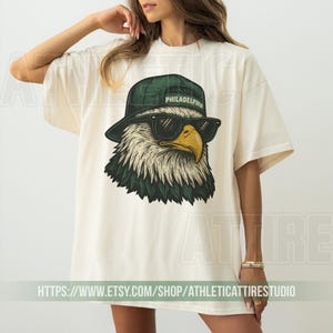 Philadelphia Football Vintage Mascot Sweatshirt T-Shirt,Philadelphia Eagle Football Shirt,Retro Eagle Crewneck,Vintage Eagle Fan Gift FAM4 zdjęcie 7
