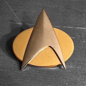 Star Trek Starfleet Pin 2005 Paramount RARE!