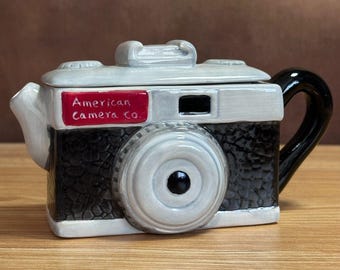Vintage Creamer: Ceramic Camera! 6.5" Photography Collectible