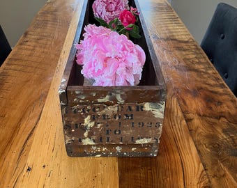 Antique 1925–1926 Wooden Shipping Crate – Rustic Industrial Box with Original Stenciling, Farmhouse Decor