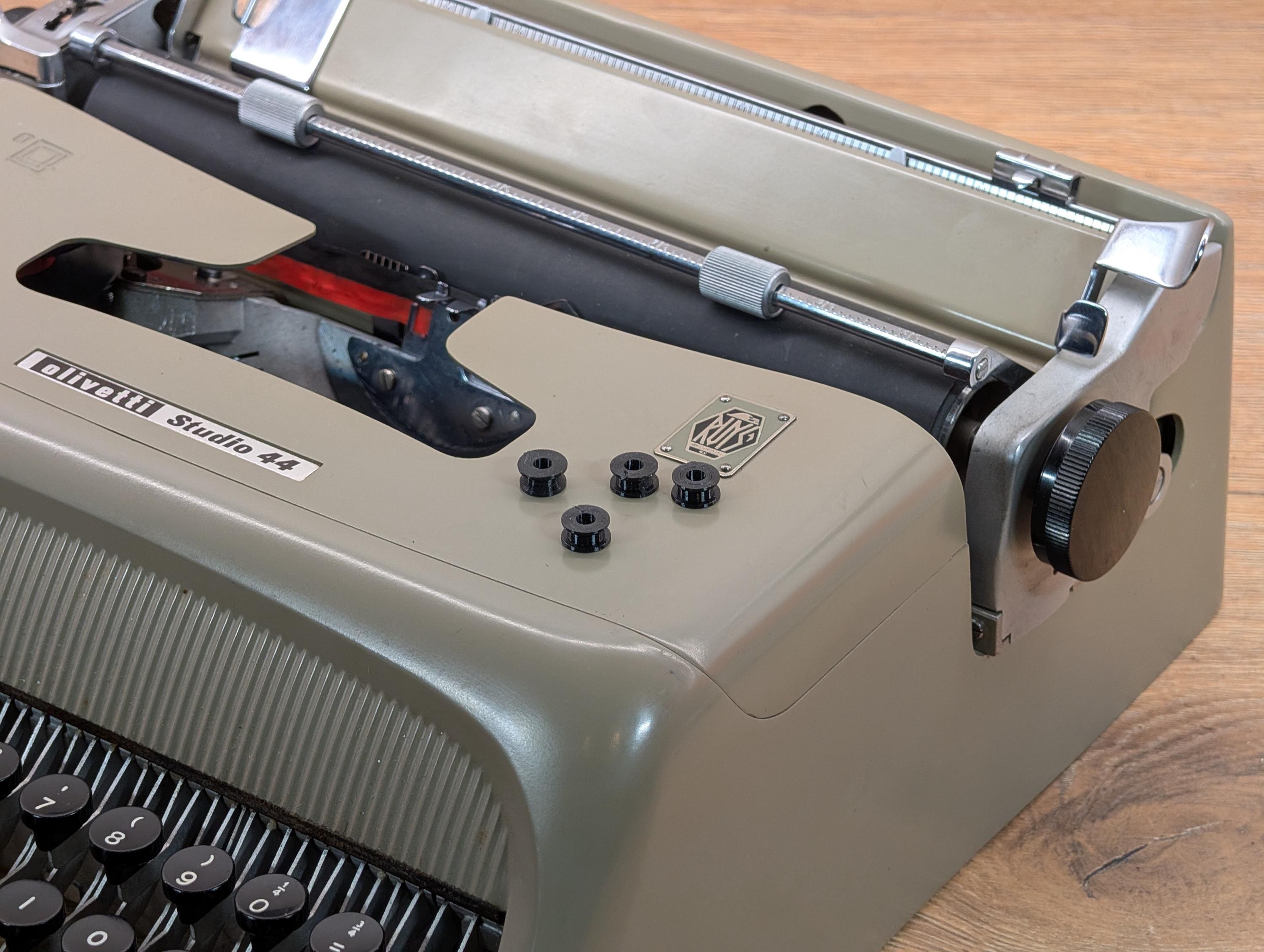 【入手困難】Olivetti オリベッテイ Studio 44 タイプライター Olivetti studio 44 - Etsy 日本
