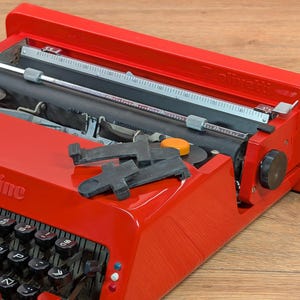 Olivetti Valentine Case Straps - Set of 2