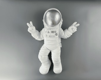 Astronaut Wandskulptur, 47 cm - 18,5 Zoll, Einzigartige Wandkunst, Kinderzimmer Dekor