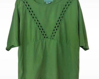Vintage Green Eyelet Shirt Top 100% Cotton Medium made in Pakistan Quirky 1980s