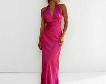 Vestido largo de fiesta formal de satén rosa fucsia con escote halter, estilo años 90, marca Y2K, talla 12, de Papell Boutique.