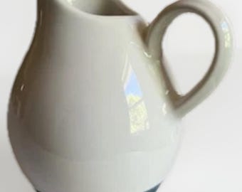 Jarra para crema Pfaltzgraff vintage, estilo Brisa Marina, mediados de siglo, color verde granja.