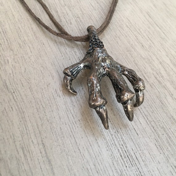 Claw long necklace - image 1