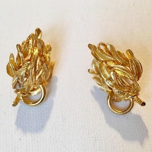 Vintage Gold Tone Leaf Cluster Clip on Earrings