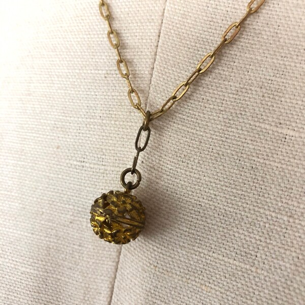 Brass filigree pendant necklace