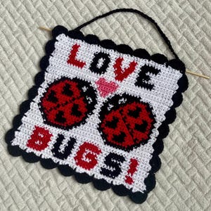 Love Bugs Virkmönster för gobeläng: Nyckelpiga Heminredning (PDF Digital Nedladdning)