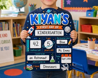 Custom Space First Day of School Sign for Boys, Personalized Reusable Back to School Sign, 1st Day Of Board, Astronaut School Sign Kids