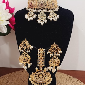 Hydrabadi jadau choker set with tikka. Indian jewellery