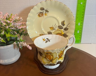 Royal Albert Tea Cup and Saucer, Pale Yellow with Yellow  Roses and Gold Trim,  Made in England, NO FLAWS!