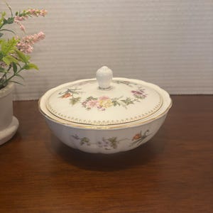 Vintage Wedgwood Mirabelle Lidded Trinket Dish: Floral Candy Jewelry Bonbon, Made in England