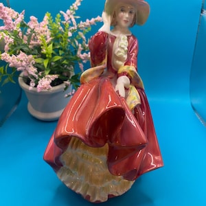 Vintage Royal Doulton Figurine: Top o&#39; the Hill HN1834, Leslie Harradine