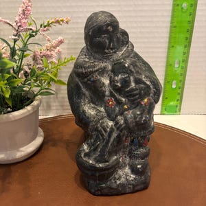 Vintage Signed Soapstone Carving of Inuit Lady with 2 Children and Basket, Excellent Condition, 6 1/4&quot; Tall, 1.17 Kg