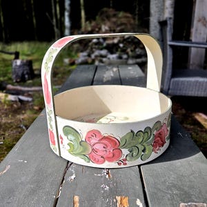 Vintage Norwegian Rosemaling Basket | Hand Painted Folk Art Wood Carrier | Scandinavian Farmhouse Decor | Rustic Nordic Storage Bowl