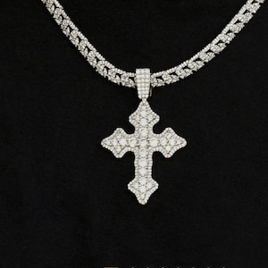 men’s white gold cross pendant