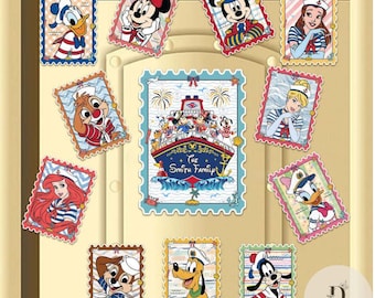 Puede incluir: Un conjunto de pegatinas con temática de Disney diseñadas como sellos postales. Los personajes incluyen a Mickey Mouse, Minnie Mouse, Donald Duck y otros. La pegatina central muestra un crucero con personajes y el texto "The Smith Family".