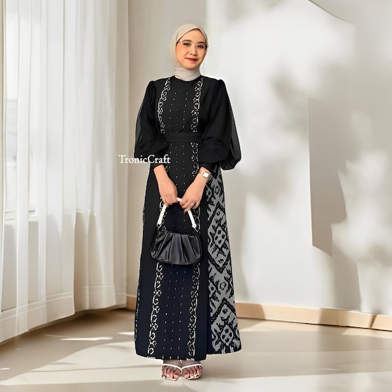 lady muslim dress Marwa Fashion Thobe Dress for Women with Traditional Palestinian Embro –  Mujeza Honey main image 1