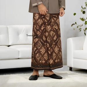 Modern Batik Sarong with Wijaya Kusumo Pattern Traditional and Stylish Men&#39;s Sarong for Adults,Batik Sarong,Traditional Batik