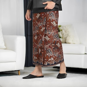Rekso Manah and Satrio Tomo Cotton Batik Sarongs Are Comfortable and Elegant,Batik Sarong,Traditional Batik,Handmade Sarong,Batik Wrap Skirt