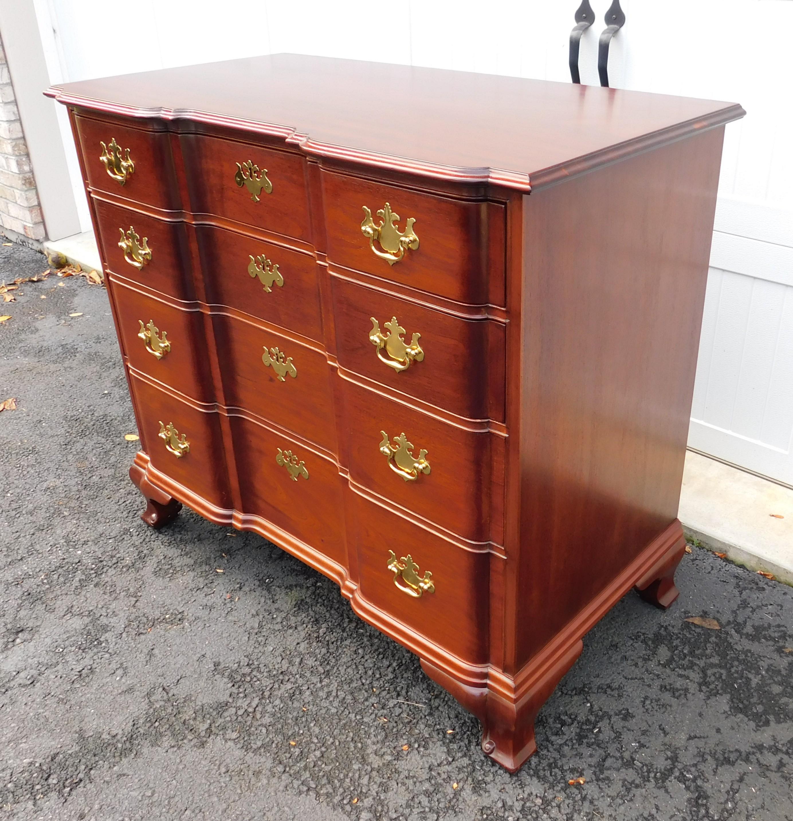 Kindel Furniture Georgian Style Block Front Mahogany Chest of Drawers ...