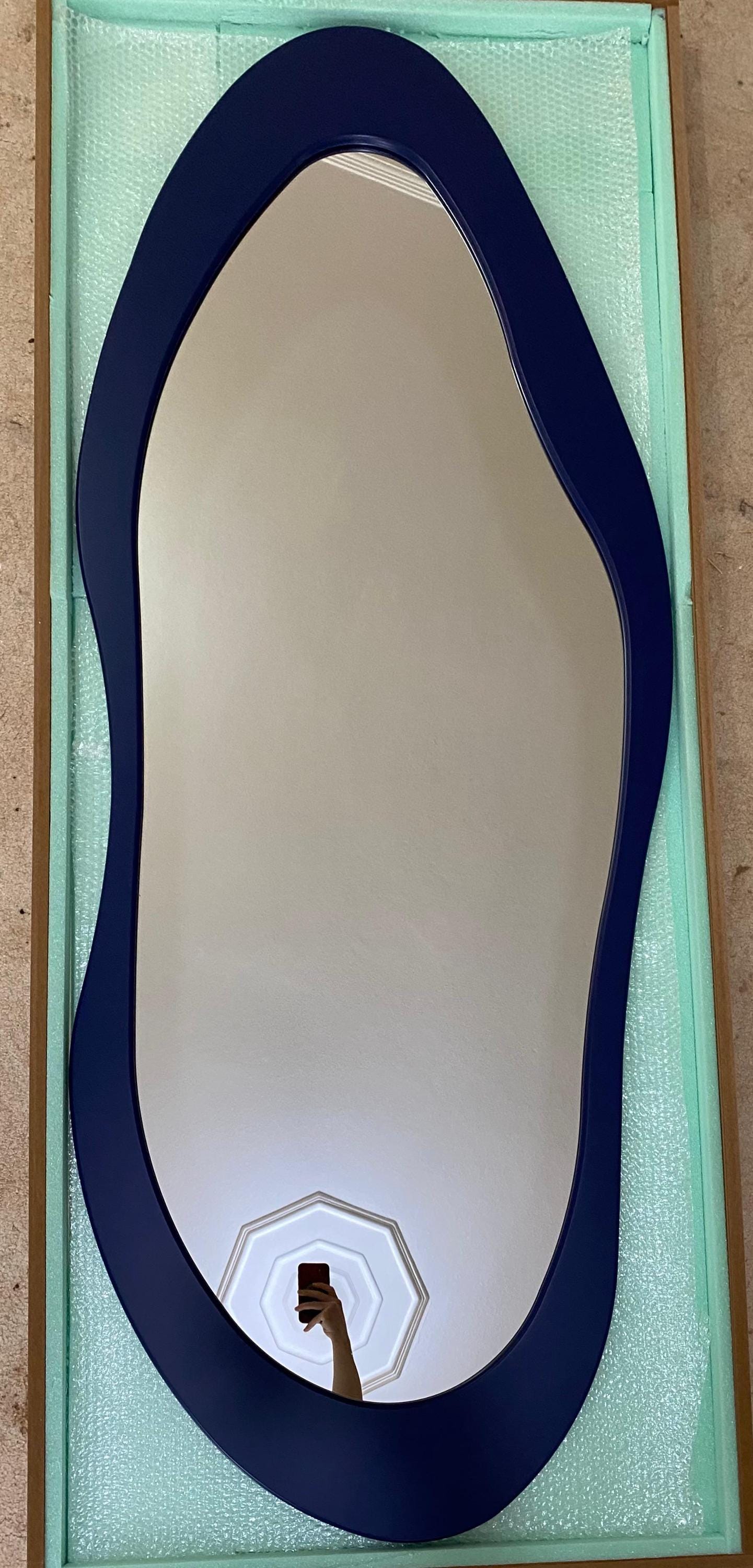 Lzuso Specchio irregolare con cornice in legno per parete, asimmetrico, ovale, forma unica, moderno, da parete, specchio artistico per bagno, camera da letto, soggiorno, ingresso, decorativo, 40 x 30