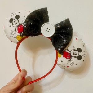 Mickey Mouse inspired Mickey / Minnie mouse ears headband. Disney headband. Disney mouse ears. lightweight. hand sewn. standard size.