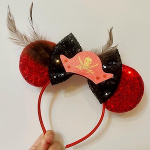 Pirates of the Caribbean inspired Mickey / Minnie Mouse ears headband. Disney mouse ears. Disney headband.