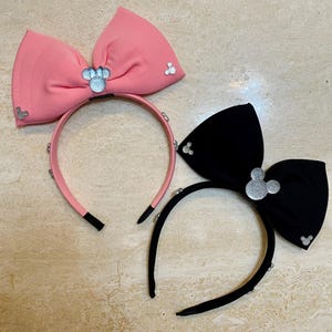 Mickey and Minnie Mouse inspired headband. Embellished Mickey and Minnie Headbands. lightweight. standard size. bow headband.