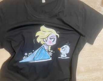 Camiseta inspirada en ELSA de Frozen en talla mediana.
