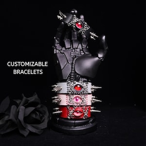 Personalisiertes Gothic&Punk Lederarmband – Spike-Armband mit 60 Augen-Designs – Goth, Punk, Alt Fashion Geschenk