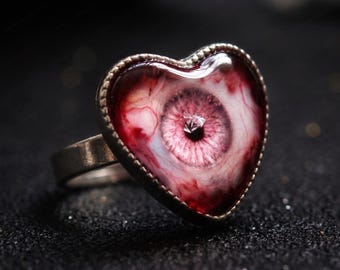 Gothic Heart Realistic Eyeball Ring, Halloween Jewelry for Dark Fantasy Cosplay