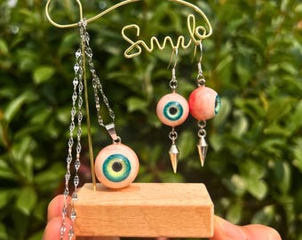 Handgemachte personalisierte grüne Augapfel Ohrringe & Halskette für Gothic, seltsamen Schmuck, Horrorästhetik