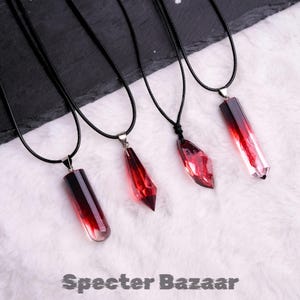 Naszyjnik z wisiorkiem z czerwonego kryształu energetycznego – ręcznie robiony klej do kleju, geometryczny klejnot, dostępny w wielu stylach – minimalistyczny, mroczny styl gotycki