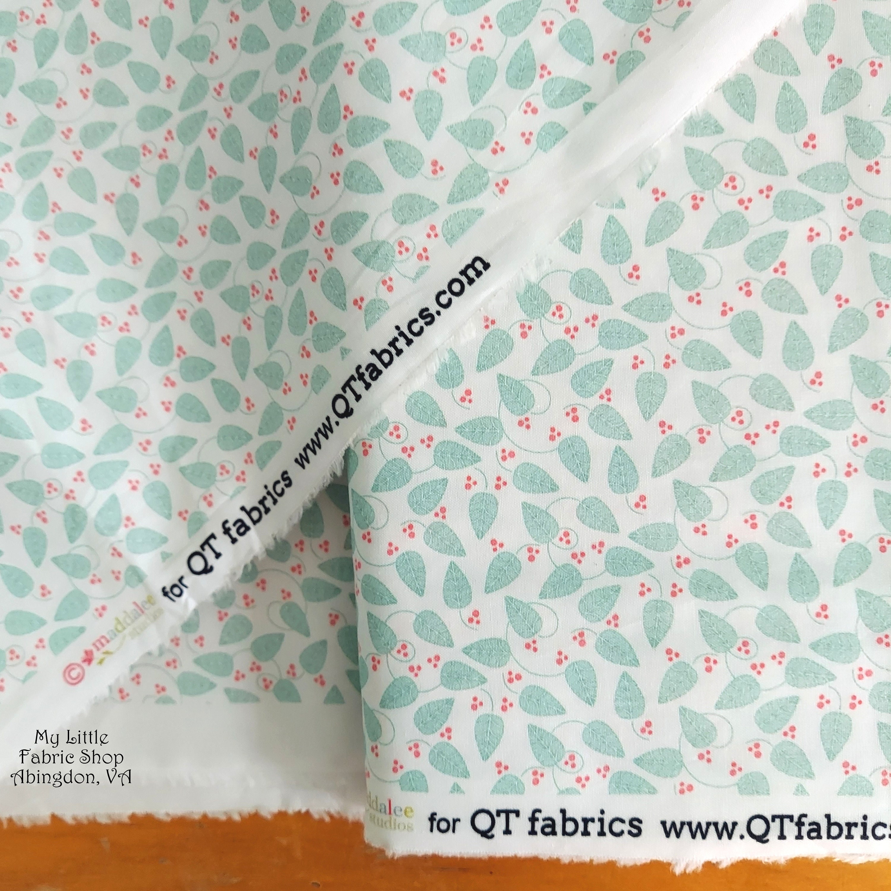 Cotton Fabric: Minty Green Leaves 1649-29322-Z Daydream Leaves by