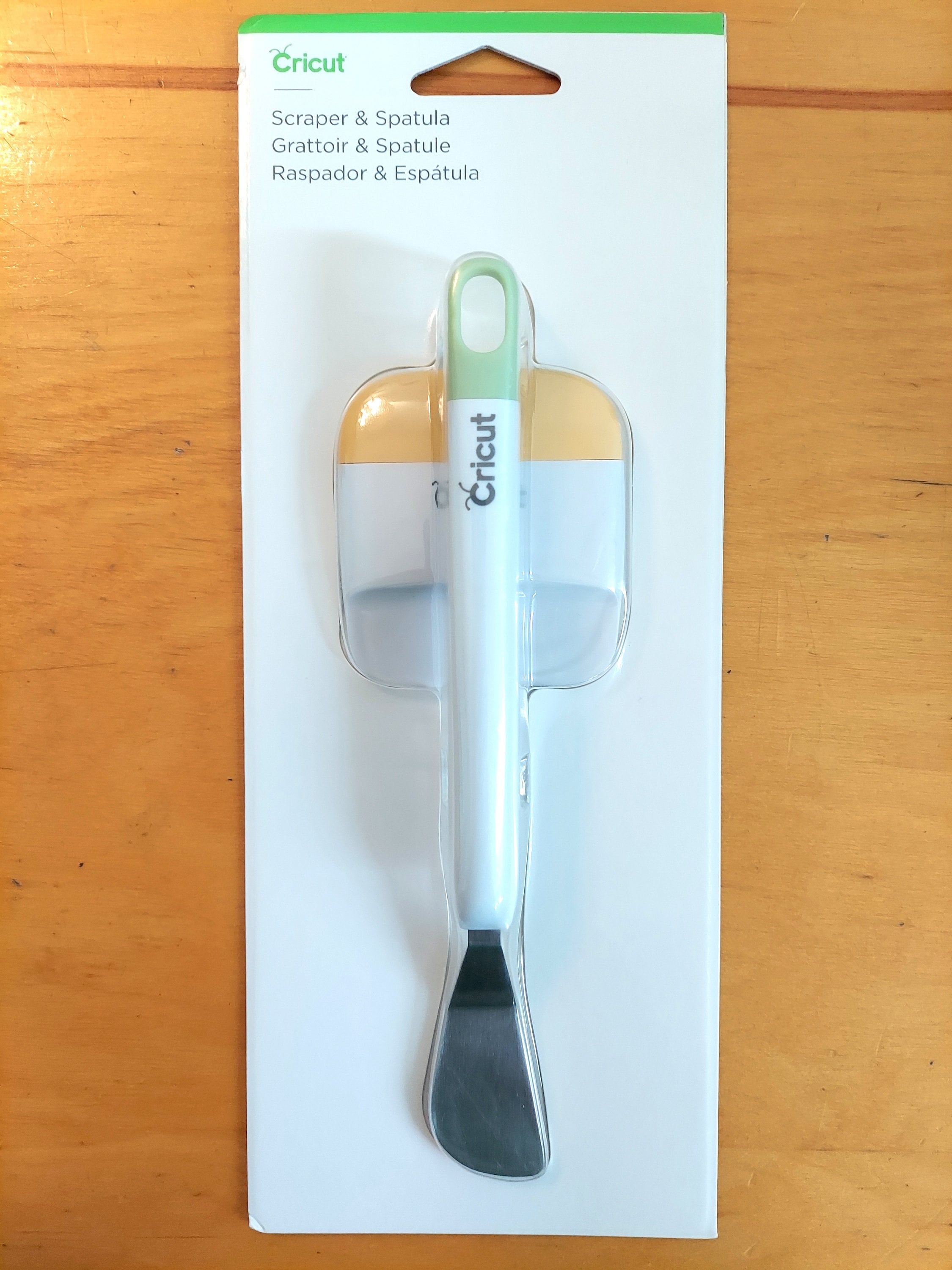 Cricut XL Scraper, Mint - Portable Craft Scraper for Fabric, Vinyl