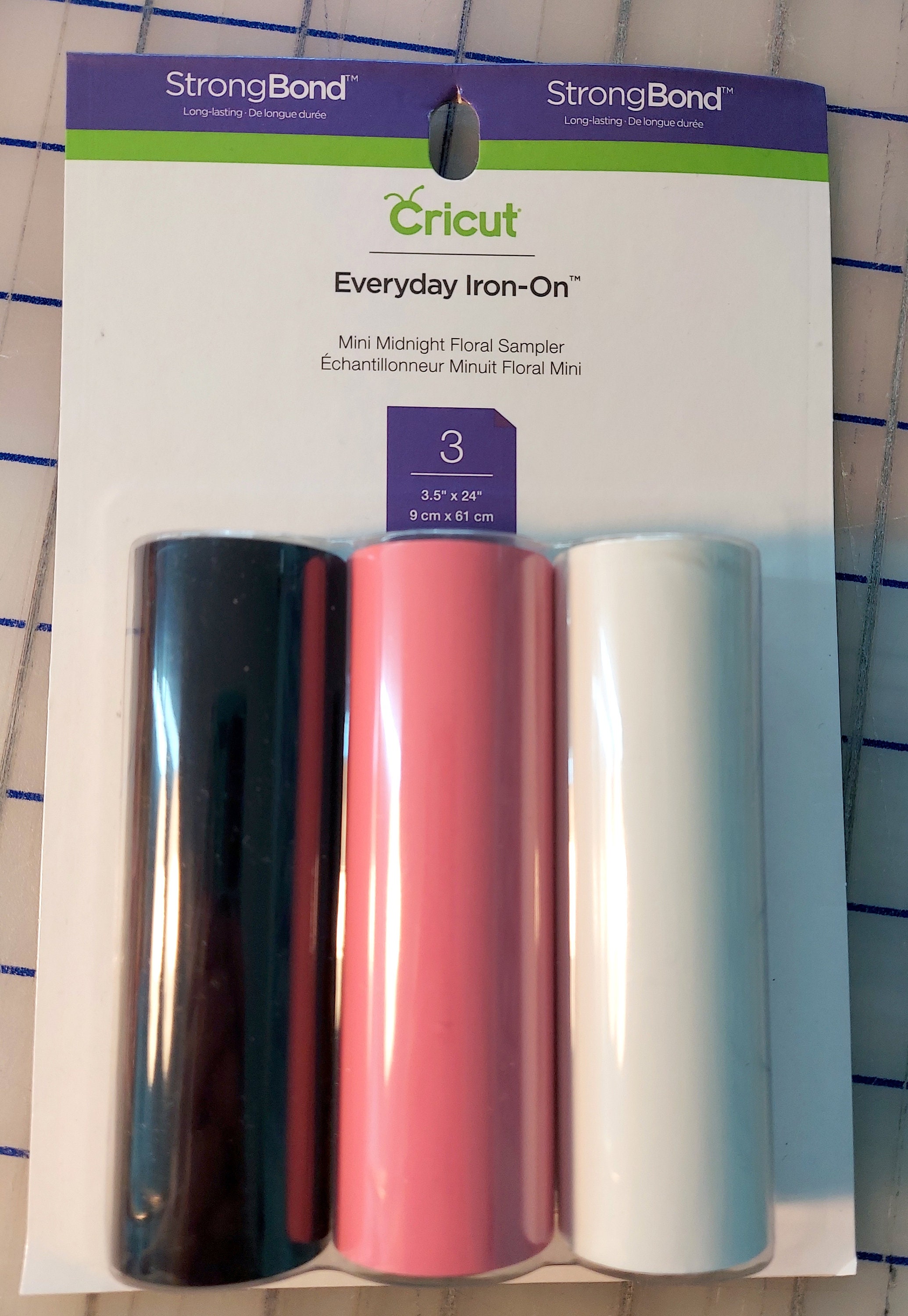 Cricut Strong Bond Everyday Iron-on Mini Sampler, Midnight Floral by Provo  Craft 