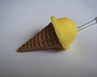 ♥♥♥♥ Pendant ♥ vanilla ice cream cone