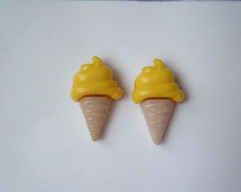 ♥ Vanilla ice cream cone earrings