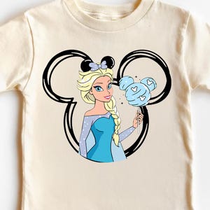 Disney Elsa Shirt, Frozen Princess Tee Watercolor Castle Shirt Retro Elsa Disney Trip Shirt Disneyland Family Vacation Tee Dİsney Sweatshirt bild 1