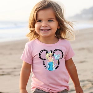 Disney Elsa Shirt, Frozen Princess Tee Watercolor Castle Shirt Retro Elsa Disney Trip Shirt Disneyland Family Vacation Tee Dİsney Sweatshirt bild 3